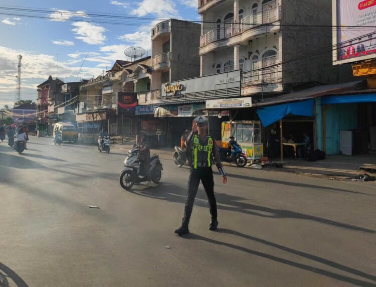 Personil Pos Lantas Barumun Polres Padang Lawas Rutin Laksanakan Pengaturan Lalu Lintas Pagi