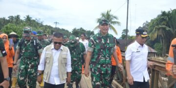 Pangdam I/BB Beserta Rombongan Kunjungi Lokasi Bencana dan Peninjauan Jalan Terputus di Tapanuli Selatan