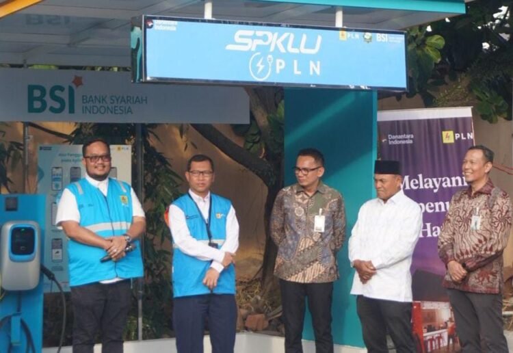 Sinergi Hijau BUMN dan Umat: BSI & PLN Hadirkan SPKLU Berbasis Masjid di Medan, Dorong Konsep ‘Green Mosque’