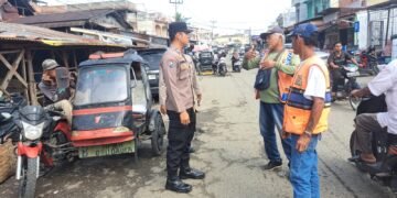 Sambangi Tukang Parkir Pasar Sibuhuan, Sat Binmas Polres Palas Sosialisasi dan Edukasi Kamtibmas
