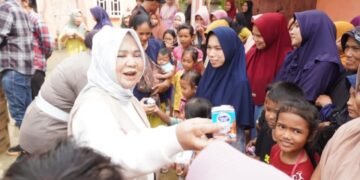 Bupati Langkat Salurkan Bantuan ke Warga Salahaji Pematang Jaya