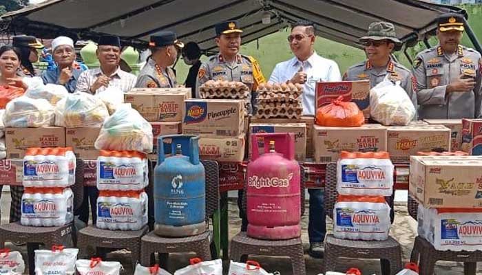 Ketua DPRD Medan dan Waka Poldasu Tinjau Rumah Warga yang Hanyut di Sungai Deli dan Serahkan Bantuan