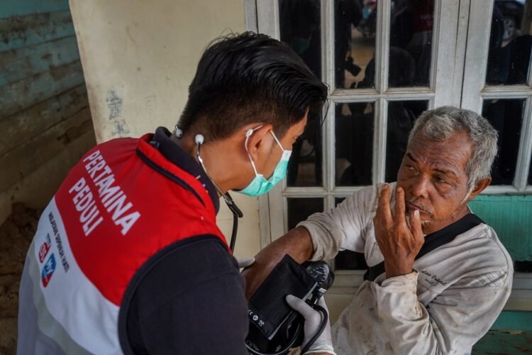Pertamina Peduli Kerahkan Relawan dan Posko Medis Bantu Korban Banjir dan Longsor