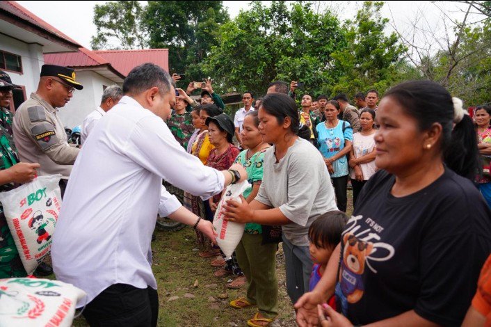 Serahkan Bantuan Tujuh Ton Beras Presiden RI,Bupati Pakpak Bharat: Terimakasih Presiden RI
