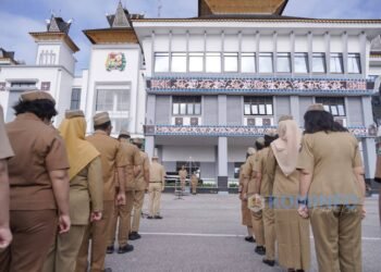 Apel Pagi Pemkab Karo: Bupati Antonius Ginting Dorong Kinerja dan Penguatan Pelayanan Publik