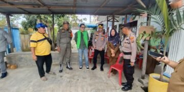 Kapolsek Pancur Batu Pastikan Air PDAM Kembali Mengalir ke Korban Banjir