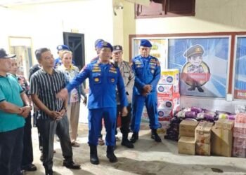 Polres Langkat Salurkan Bansos Kolaborasi Donatur untuk Warga Terdampak Banjir