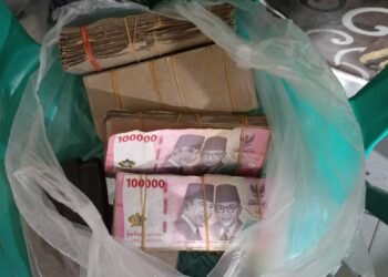 Beli Emas Rp185 Juta Pakai Uang Palsu dari Kardus, Pengangguran di Tamora Diangkut Polisi