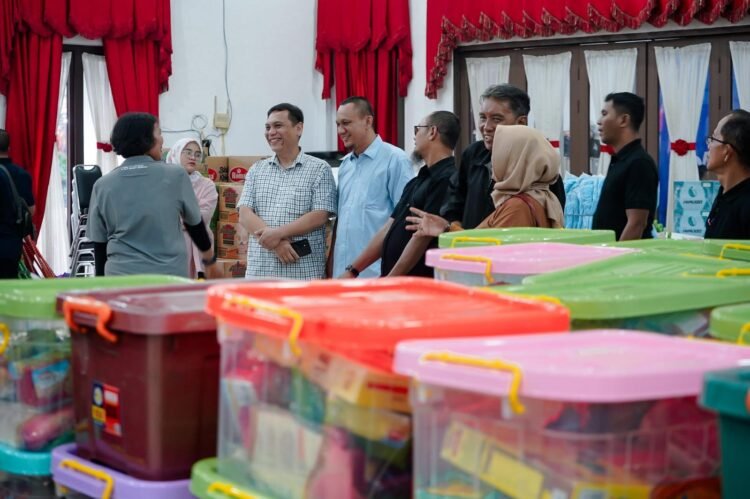 Uluran Tangan Pemko Medan untuk Wartawan yang Tetap Bertugas di Tengah Banjir