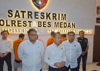 Tanggapi Keluhan Masyarakat Pascabanjir, Polisi Tangkap Penjual BBM Eceran dan Operator SPBU