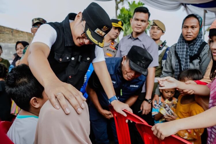 Sapa Warga Medan Helvetia, Rico Waas Beri Solusi Akta Hilang Akibat Banjir dan Perbaikan Insfrastruktur