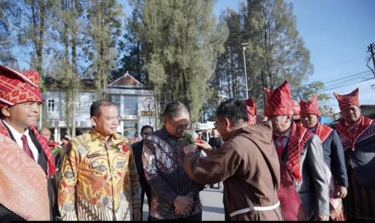 Bupati Karo Hadiri Pentahbisan 8 Imam Baru di Gereja St. Fransiskus Assisi Berastagi