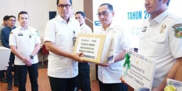 Percepat Pembangunan, Walikota Medan Serahkan SPPT PBB dan Buku DHKP 2026 Lebih Awal