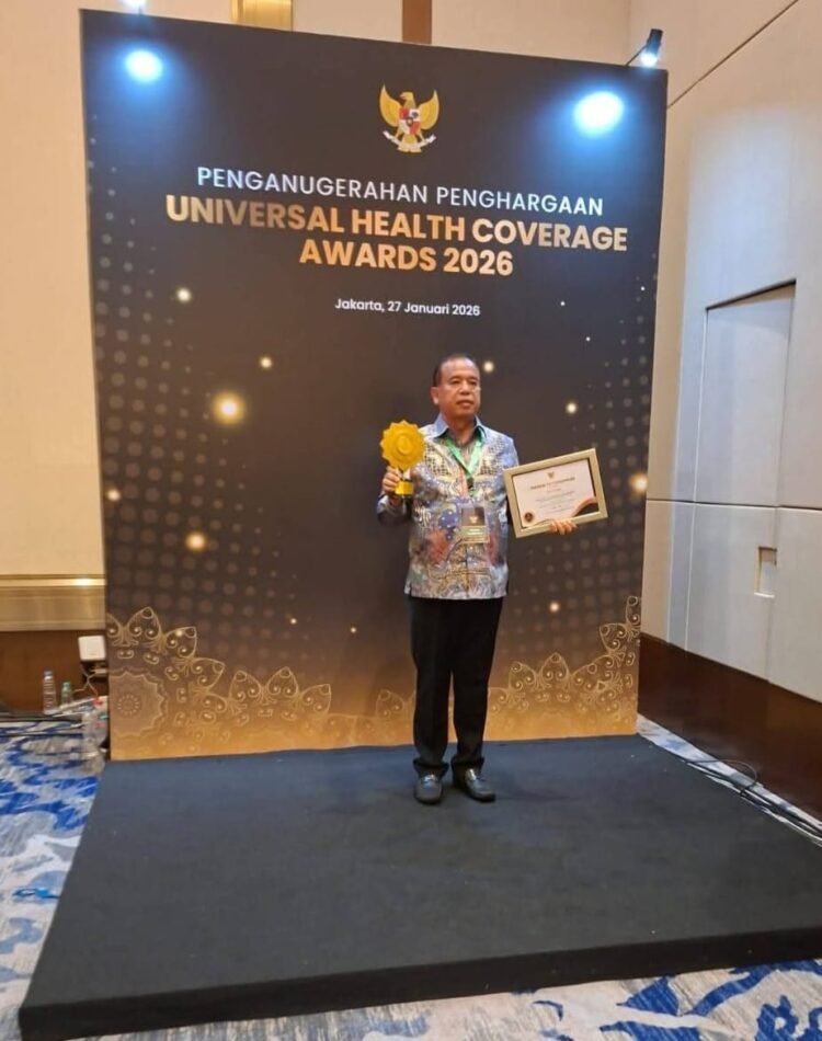 Wujudkan Jaminan Kesehatan, Bupati Karo Terima Penghargaan UHC Award 2026 di Jakarta