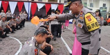 Polres Tanah Karo Gelar Upacara Kenaikan Pangkat Personel