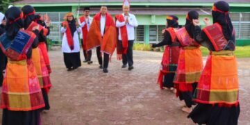 Tortor Sambut Kedatangan Kabid Penmad Kanwil Kemenag Sumut di MAN Taput