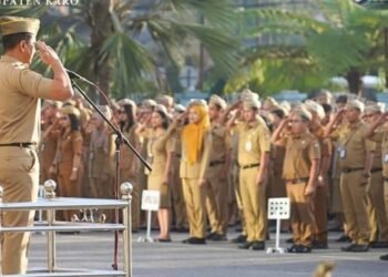 Sekdakab Karo Pimpin Apel Gabungan ASN, Tekankan KLA, Evaluasi Anggaran, dan Optimalisasi PAD