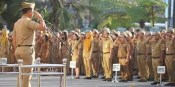 Sekdakab Karo Pimpin Apel Gabungan ASN, Tekankan KLA, Evaluasi Anggaran, dan Optimalisasi PAD