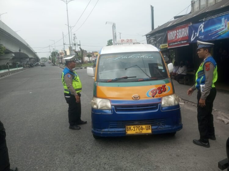 Operasi Keselamatan Toba 2026, Lantas Polsek Delitua Beri Edukasi Pengguna Jalan