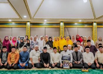 Tarawih Bersama di Rumah Dinas Wali Kota, Jamaah Diajak Tingkatkan Etos Kerja Selama Ramadan