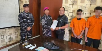 Pos Kamla Pangkalan Susu Serahkan Dua Terduga Pelaku Sabu ke Satresnarkoba Langkat