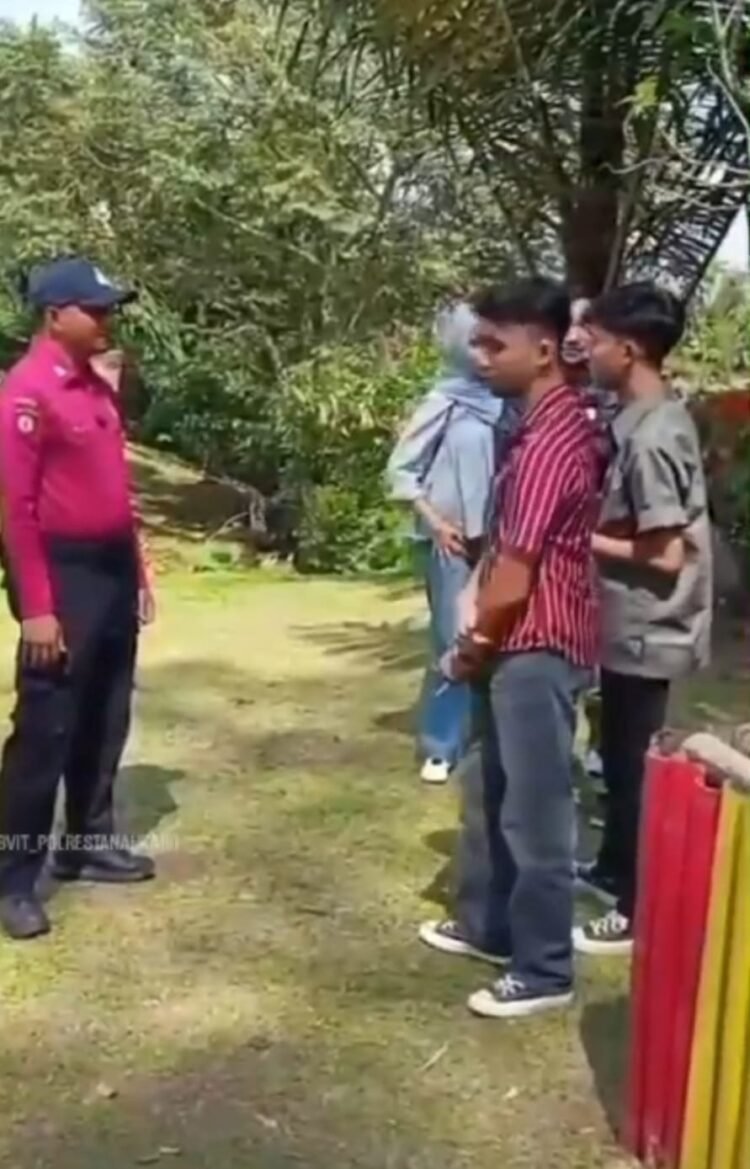 Patroli Dialogis di Objek Wisata, Sat Pamobvit Polres Tanah Karo Berikan Imbauan Kamtibmas