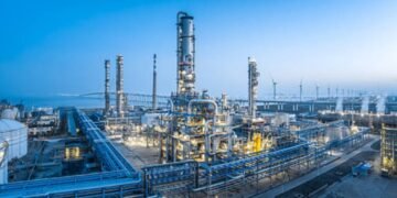 Harga Minyak Tembus 105 Dollar AS per Barel