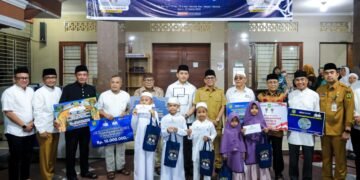 Safari Ramadan di Masjid Al Muhajirin, Zakiyuddin Harahap Serahkan Bantuan Rp 50 Juta untuk Pembangunan Masjid