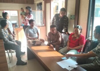 Satres PPA dan PPO Polres Tanah Karo Serahkan Bayi kepada Ayah Kandung