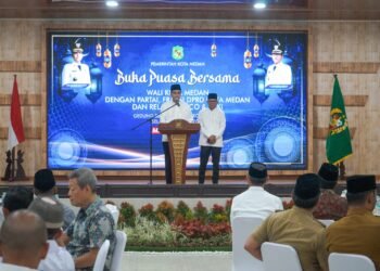 Buka Puasa Bersama Relawan, Rico Waas Ajak Satukan Tekad Majukan Kota Medan