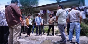 Bupati Karo Tinjau Jalan Rusak dan Drainase di Desa Cinta Rakyat