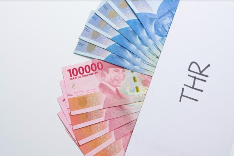 Jangan Habis untuk Konsumsi, THR Bisa Jadi Modal Awal Investasi Syariah