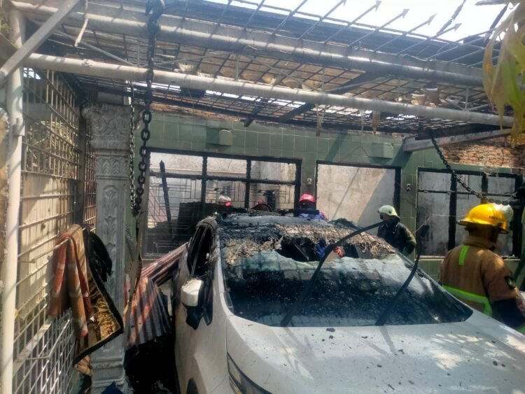 Rumah di Jalan Cangkir Terbakar, Satu Warga Luka Bakar