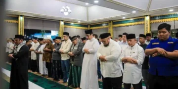 Wali Kota Medan Rico Waas Salat Tarawih Bersama Warga Medan Selayang di Pendopo Rumah Dinas