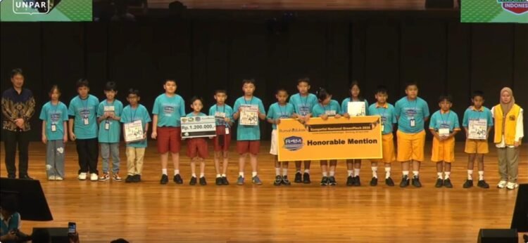 Siswa Kelas 4 SD Sint Yoseph Kabanjahe Antar Tim Raih Honorable Mention di Ajang Robotik Nasional