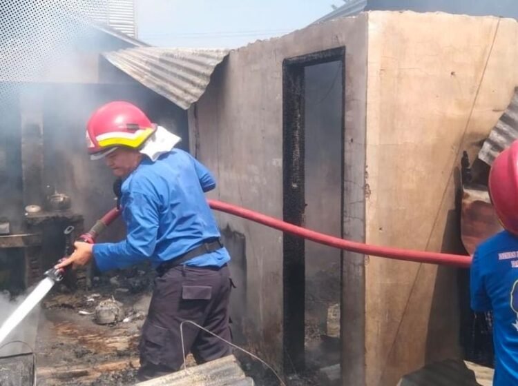 Anak Diduga Bakar Rumah Ibu Kandungnya