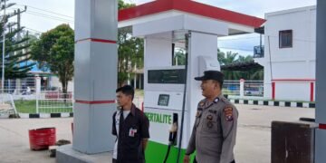 Personil Polsek Sosa Melaksanakan Pam SPBU Aliaga