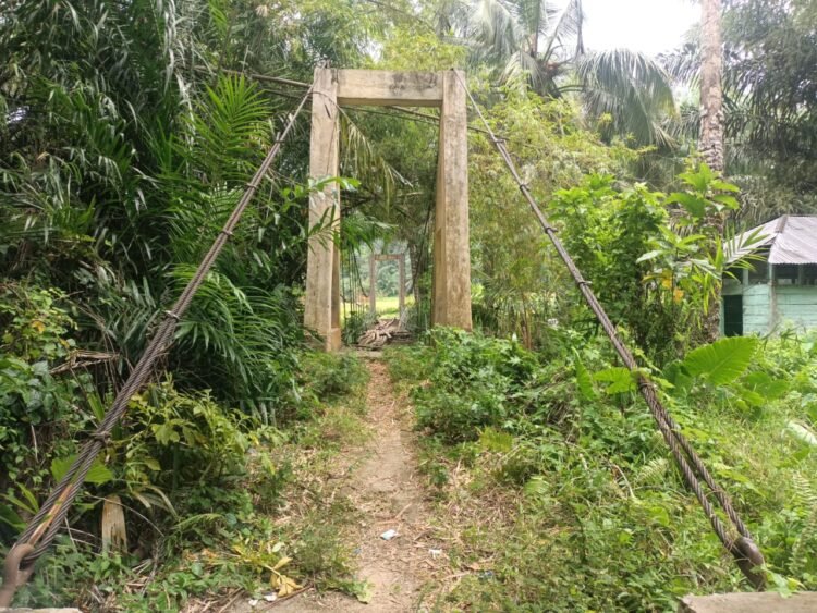 Kodim 0212/TS Bersama Warga Mulai Bangun Jembatan Gantung di Padang Bolak Julu