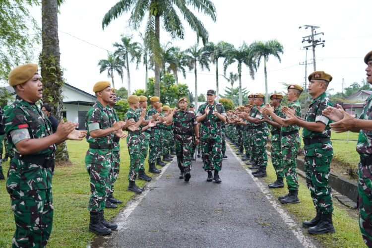 Pangdam I/BB Tinjau Yonarmed 2/KS, Pastikan Kesiapan Prajurit dan Alutsista