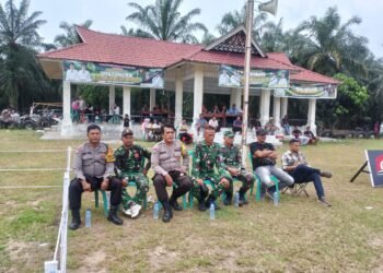Bhabinkamtibmas Polsek Sosa Lakukan Pengamanan, Open Turnamen Sepakbola Cup 1 Pasar Ujung Batu