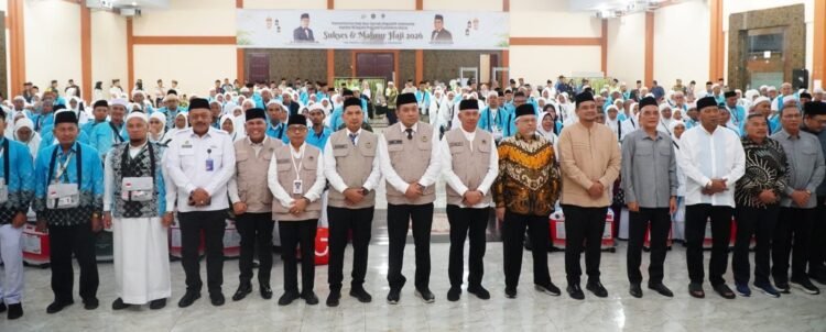 Gubsu dan Bupati Langkat Lepas Kloter 2 Jemaah Calon Haji