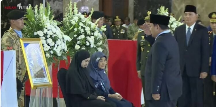 Prabowo Beri Penghormatan Terakhir Kepada 3 Prajurit TNI yang Gugur di Lebanon