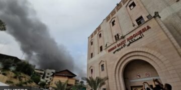 Indonesia Kecam Pemasangan Spanduk “Risinfg Lion” Oleh Israel di Reruntuhan Rumah Sakit Indonesia di Gaza