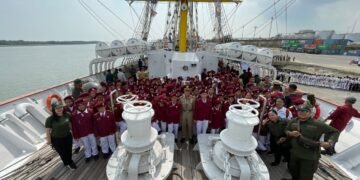 Pemko Medan Ajak Siswa Sekolah Rakyat Naik KRI Bima Suci