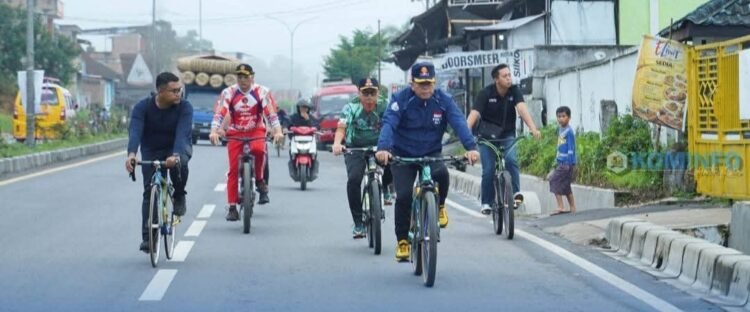 Bupati Karo Pimpin Car Free Day Menuju Kantor, ASN Diajak Kurangi Kendaraan Bermotor