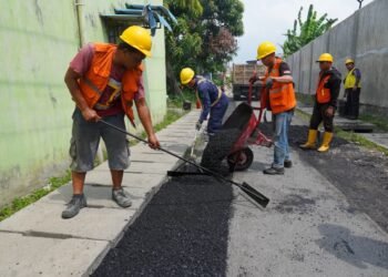 Bukan Sekadar Janji, Rico Waas Segera Eksekusi Jalan Rusak di Marelan, Dua Titik Langsung di Beton Bulan Ini