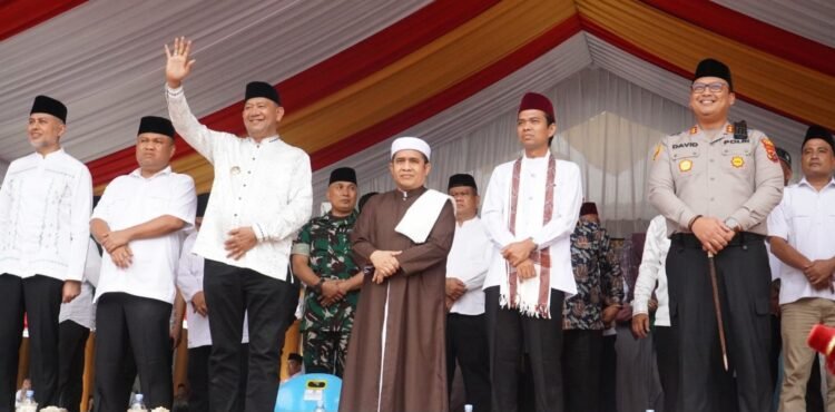 Syah Afandin Hadiri Tabligh Akbar UAS, Momentum Religius Satukan Masyarakat Langkat