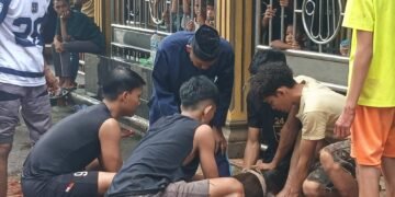 Sembelih 7 Sapi dan 1 Kambing, Kurban di Masjid Daarul Asjaad Lancar