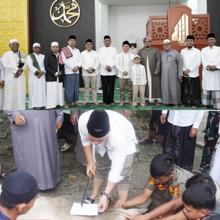 Bupati Padang Lawas Sholat Idul Adha dan Serahkan 1 Ekor Hewan Kurban Sekaligus Jagal Penyembelih Hewan Kurban di Masjid Agung Al-Munawwaroh