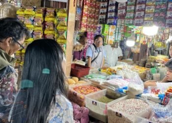 Bulog Pematang Siantar dan Disperindag Cek ketersediaan dan Harga MinyaKita di Pasar
